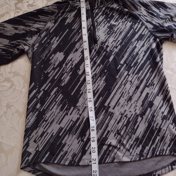 Nike Dri-Fit Girls Long Sleeve Activeware - Picture 6 of 9